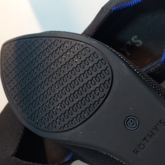 Black Rothy Point Flat (9) with box - Picture 4 of 6